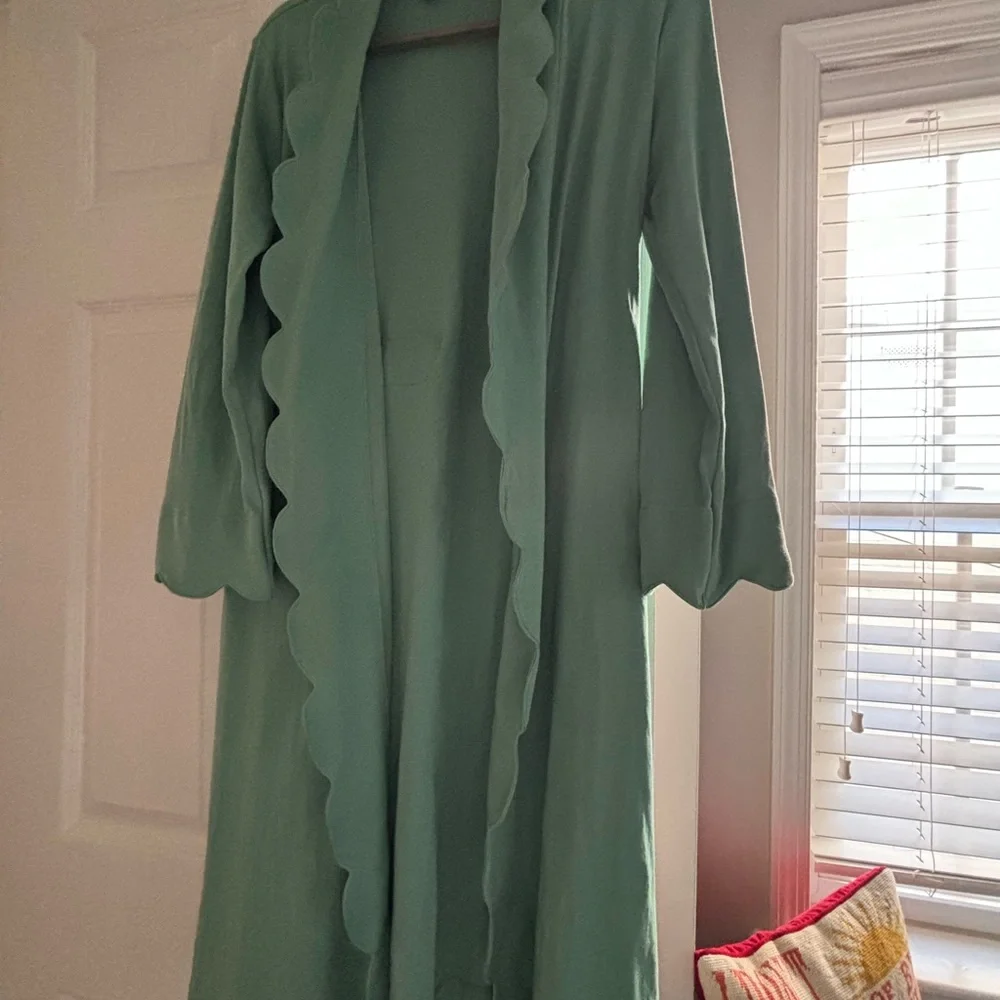 Pima Scallop Robe - Picture 6 of 7
